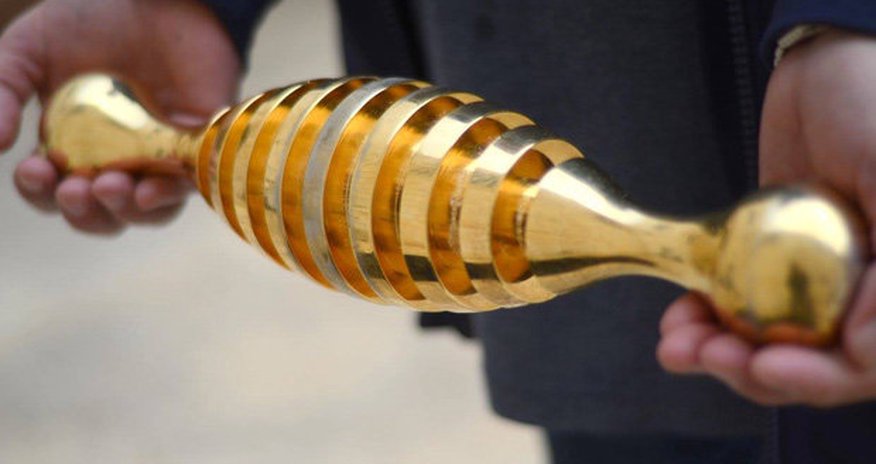 Mind-blowing truth behind mysterious gold relic found buried in cemetery Mind-blowing truth behind mysterious gold relic found buried in cemetery