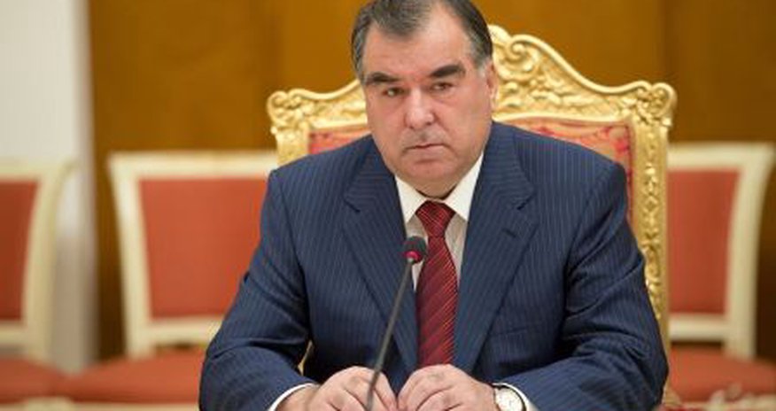 Tacikistan prezidenti özünü “millətin lideri” təyin etdi Tacikistan prezidenti özünü “millətin lideri” təyin etdi