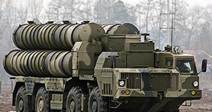 Россия начала поставку С-300 в Иран Россия начала поставку С-300 в Иран