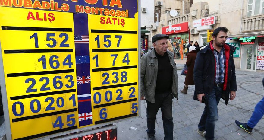 Azerbaijan considers tighter currency controls to staunch losses Azerbaijan considers tighter currency controls to staunch losses