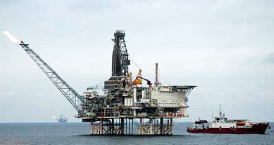 Взрыв на нефтяной платформе Взрыв на нефтяной платформе