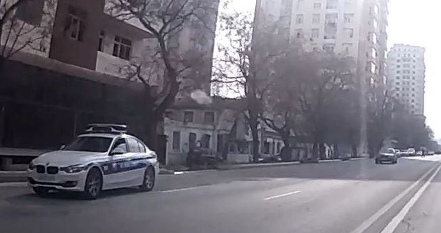 Полицейский нарушил ПДД Полицейский нарушил ПДД