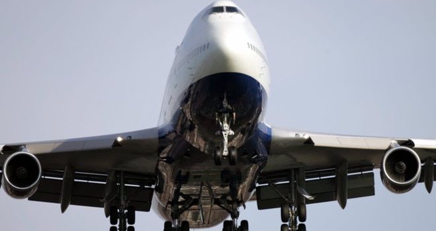 Climate change 'to make transatlantic flights longer' Climate change 'to make transatlantic flights longer'