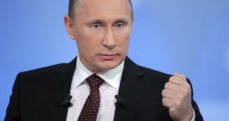 Putin on generalı işdən azad etdi Putin on generalı işdən azad etdi