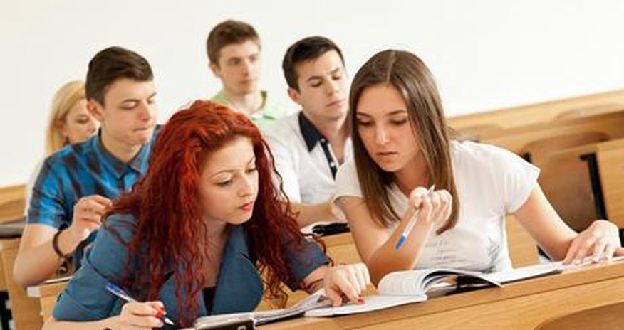 Azərbaycanda universitetlərin sayı azala bilər Azərbaycanda universitetlərin sayı azala bilər
