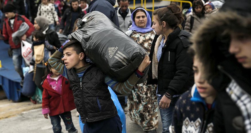 Refugee crisis: European divisions deepen over moves to tighten borders Refugee crisis: European divisions deepen over moves to tighten borders