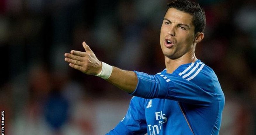 Cristiano Ronaldo walks out of Real Madrid news conference Cristiano Ronaldo walks out of Real Madrid news conference