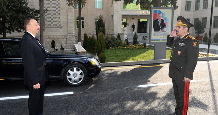 İlham Əliyev hərbi qulluqçular üçün inşa edilən şəhərciyin açılışında İlham Əliyev hərbi qulluqçular üçün inşa edilən şəhərciyin açılışında