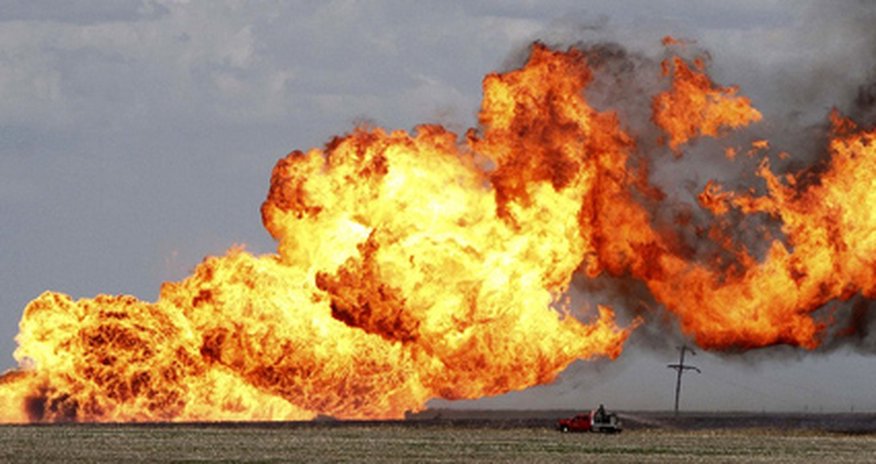 Боевики РПК взорвали нефтепровод Боевики РПК взорвали нефтепровод