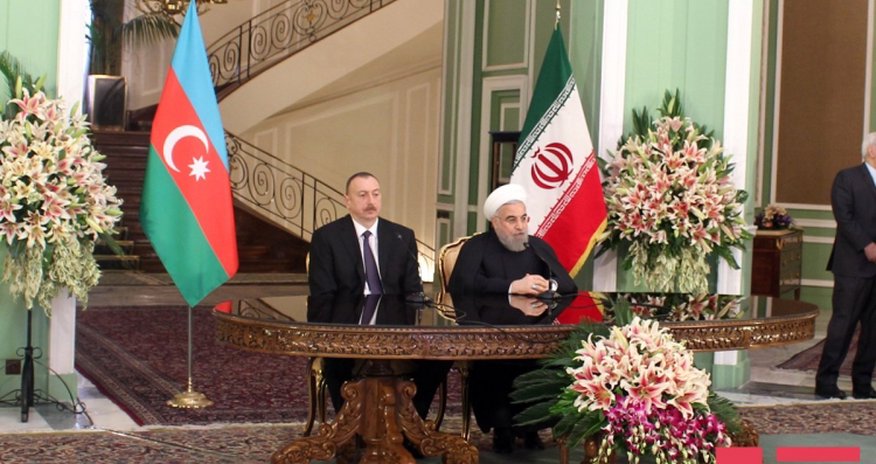 Ruhani: "Üçüncü ölkənin iki xalqın əlaqələrinə problem yaratmasına imkan verməyəcəyik" Ruhani: "Üçüncü ölkənin iki xalqın əlaqələrinə problem yaratmasına imkan verməyəcəyik"