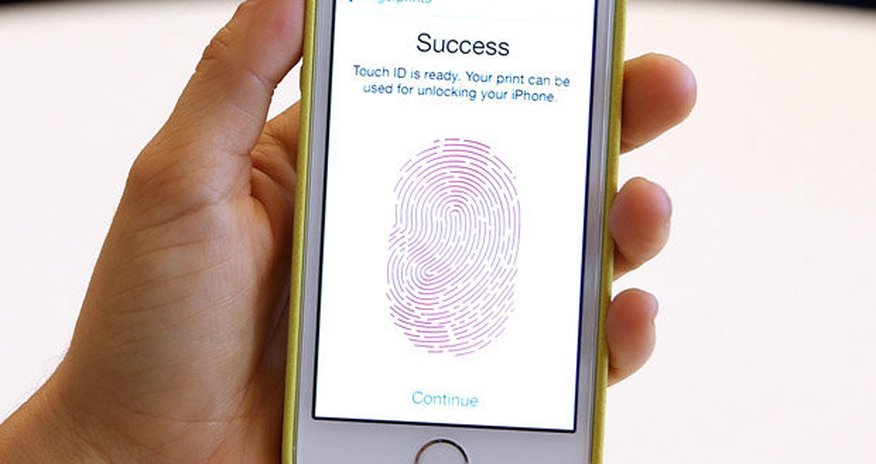 Terrifying 'glitch' that unlocks your iPhone without a password has everyone fooled Terrifying 'glitch' that unlocks your iPhone without a password has everyone fooled