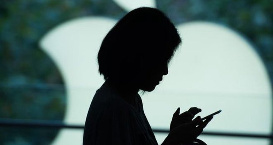 Apple faces US appeal to force it to unlock iPhone Apple faces US appeal to force it to unlock iPhone