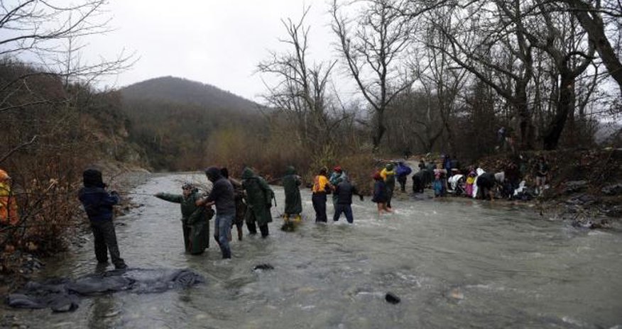 Macedonia returns migrants to Greece, Cyprus objects to EU-Turkey deal Macedonia returns migrants to Greece, Cyprus objects to EU-Turkey deal