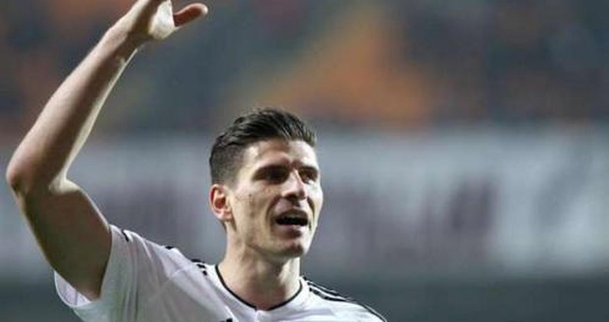 Mario Qomez “Beşiktaş”da yeni rekorda imza atdı Mario Qomez “Beşiktaş”da yeni rekorda imza atdı