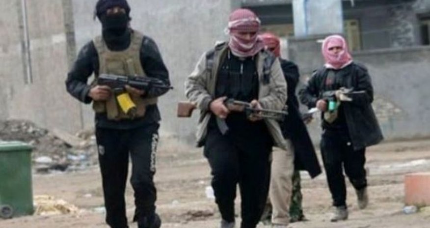 Türk hərbiçiləri Suriyayla sərhəddə 10 İŞİD terrorçusu saxlayıb Türk hərbiçiləri Suriyayla sərhəddə 10 İŞİD terrorçusu saxlayıb
