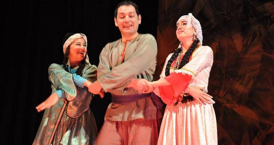Gənc Tamaşaçılar Teatrından həftəsonu və dövlət tədbir üçün maraqlı tamaşalar - FOTOLAR Gənc Tamaşaçılar Teatrından həftəsonu və dövlət tədbir üçün maraqlı tamaşalar - FOTOLAR