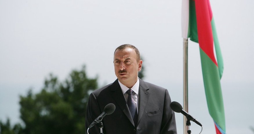 İlham Əliyev: “Sosial məsələlər uğurla həll olunur” İlham Əliyev: “Sosial məsələlər uğurla həll olunur”