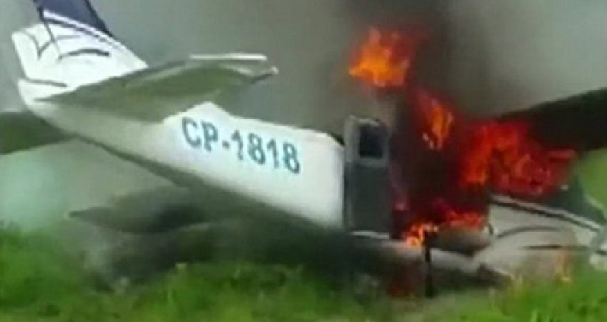 Сбит самолет с кокаином Сбит самолет с кокаином