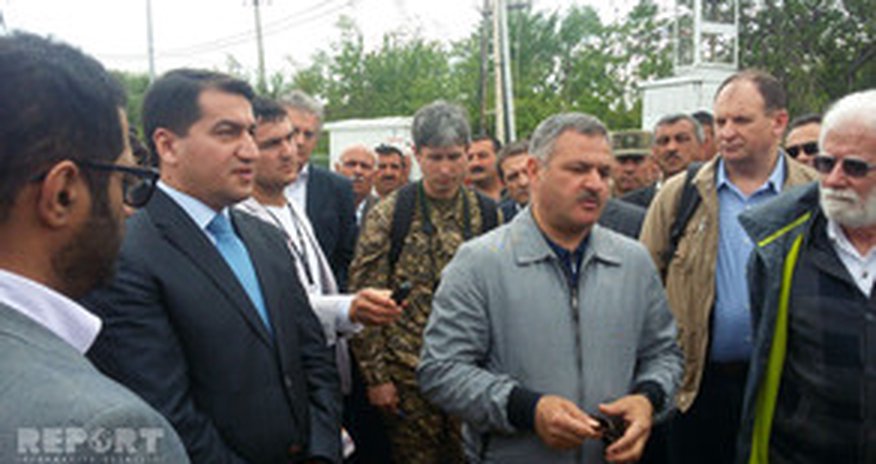 Hikmət Hacıyev: "Erməni vəhşilikləri beynəlxalq ictimaiyyətə çatdırılmalıdır" Hikmət Hacıyev: "Erməni vəhşilikləri beynəlxalq ictimaiyyətə çatdırılmalıdır"