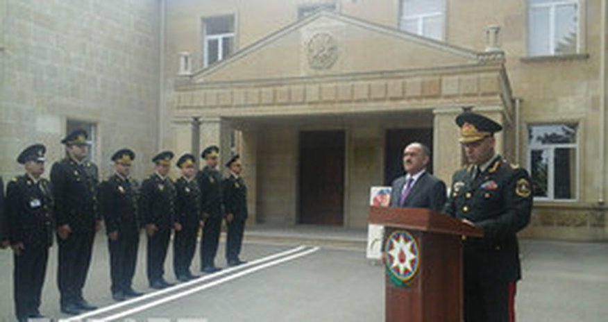 General: "Orduya inamın gücləndirilməsində medianın rolu əvəzsizdir" General: "Orduya inamın gücləndirilməsində medianın rolu əvəzsizdir"