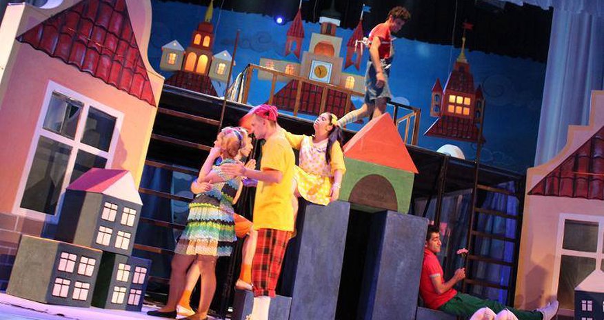Gənc Tamaşaçılar Teatrında xeyriyyə aksiyası - FOTOLAR Gənc Tamaşaçılar Teatrında xeyriyyə aksiyası - FOTOLAR