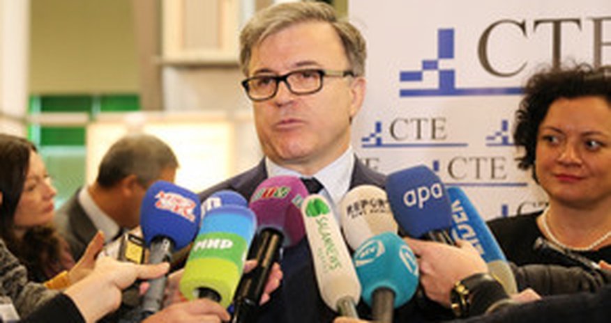 Nazir Xəzər dənizinin hasarlanmasına münasibət bildirdi Nazir Xəzər dənizinin hasarlanmasına münasibət bildirdi