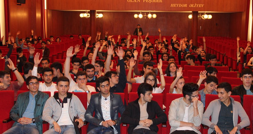 Bakcell əməkdaşları tələbələrlə görüşdülər Bakcell əməkdaşları tələbələrlə görüşdülər
