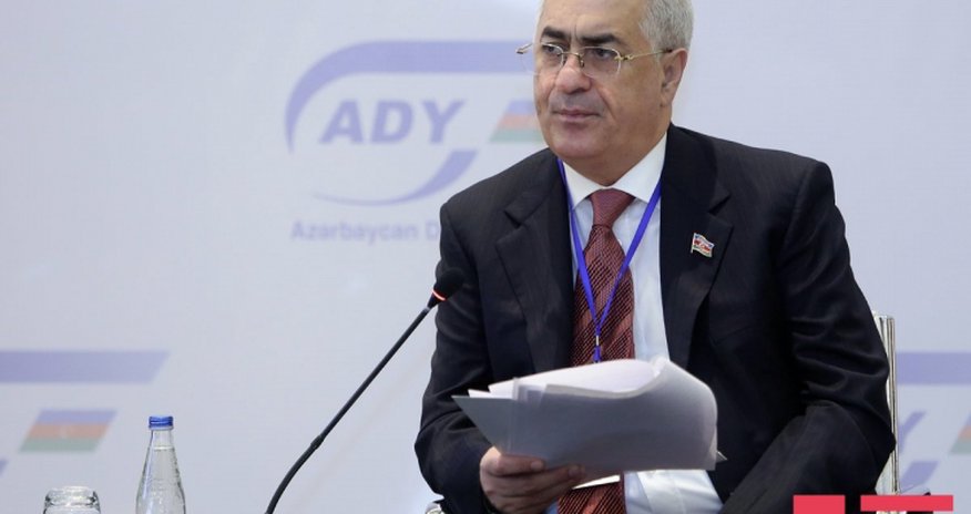 Cavid Qurbanov: "Erməni diasporu Bakı-Tbilisi-Qars layihəsinə maneə olmağa çalışır" Cavid Qurbanov: "Erməni diasporu Bakı-Tbilisi-Qars layihəsinə maneə olmağa çalışır"