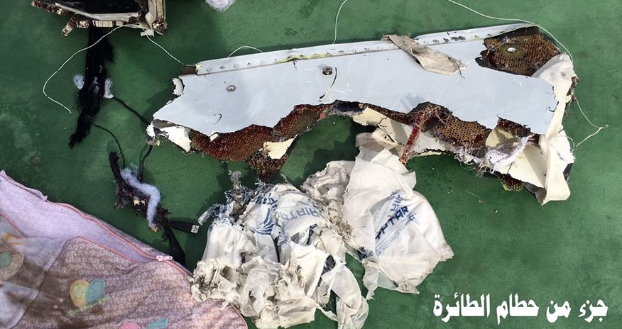 Фото обломков самолета EgyptAir Фото обломков самолета EgyptAir