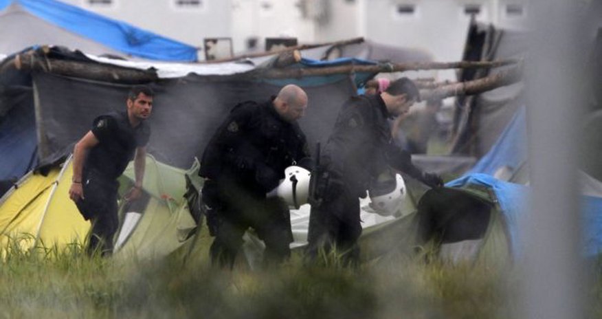 Greece begins moving migrants from Idomeni camp Greece begins moving migrants from Idomeni camp