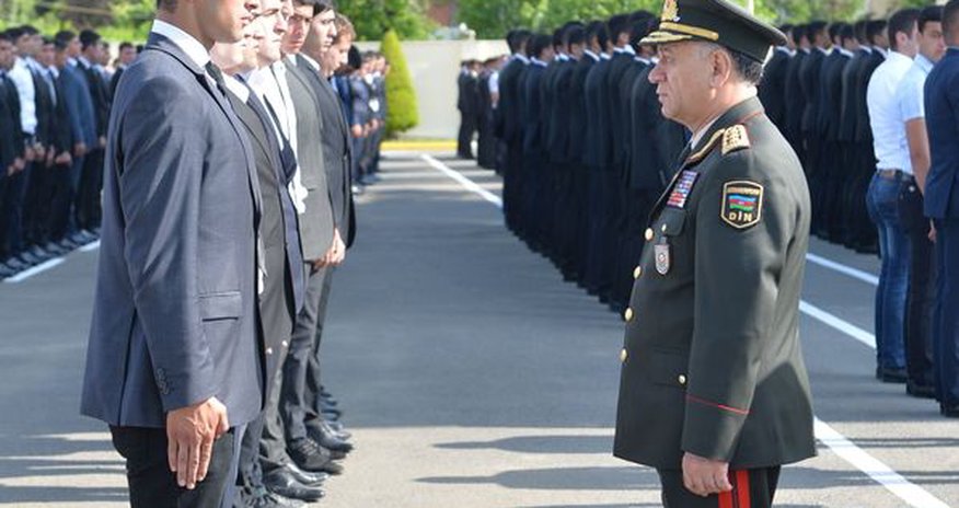 Министр провел строевой смотр Министр провел строевой смотр
