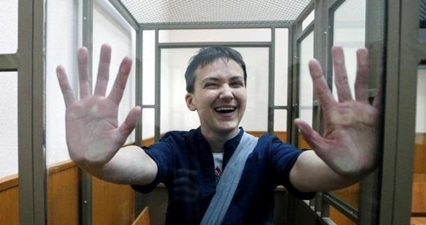 Nadejda Savçenko Rusiya hərbçiləri ilə dəyişdirildi Nadejda Savçenko Rusiya hərbçiləri ilə dəyişdirildi