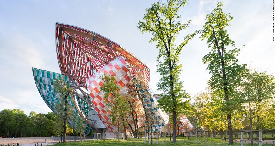 French museum turns into giant kaleidoscope French museum turns into giant kaleidoscope
