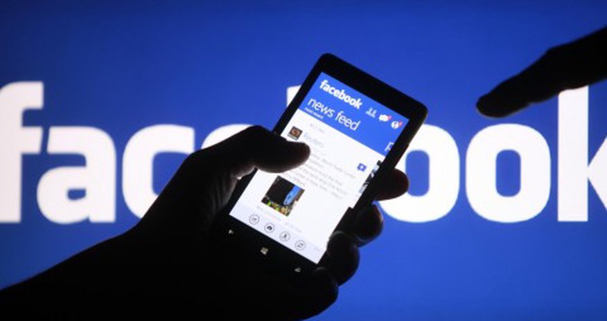 Facebook "следит" за пользователями Facebook "следит" за пользователями