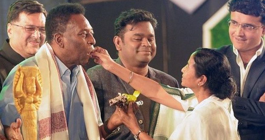 Pele sells off his life in the beautiful game Pele sells off his life in the beautiful game