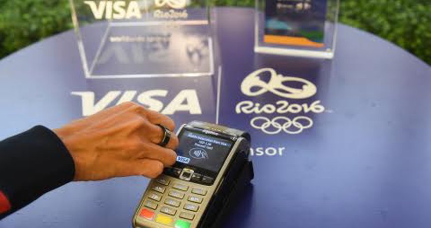 Visa представила кольцо с функцией бесконтактных платежей Visa представила кольцо с функцией бесконтактных платежей