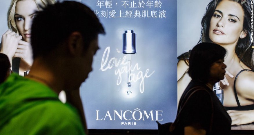 Singer claims Lancome caved in to China Singer claims Lancome caved in to China