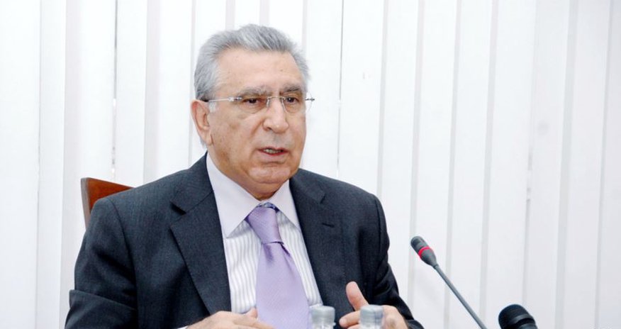 Azeri paper dismisses top official's criticism of Western financial institutions Azeri paper dismisses top official's criticism of Western financial institutions