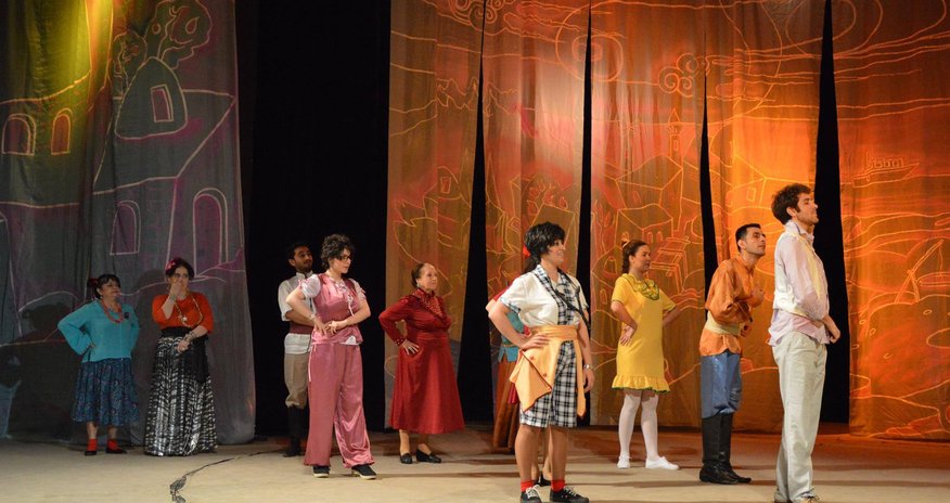 “Rənglər, duyğular, düşüncələr”in fonunda “Qohumlar” göstəriləcək - FOTOLAR “Rənglər, duyğular, düşüncələr”in fonunda “Qohumlar” göstəriləcək - FOTOLAR