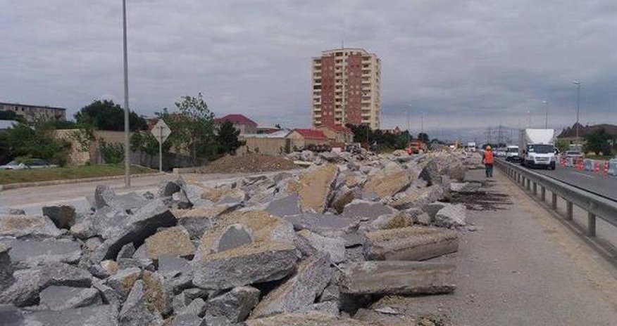 30 il zəmanət verilən Bakı-Sumqayıt yolu niyə dağıdıldı? 30 il zəmanət verilən Bakı-Sumqayıt yolu niyə dağıdıldı?