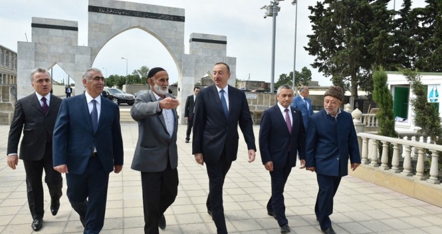 İlham Əliyev Nardaran sakinləri ilə görüşdü - FOTO İlham Əliyev Nardaran sakinləri ilə görüşdü - FOTO