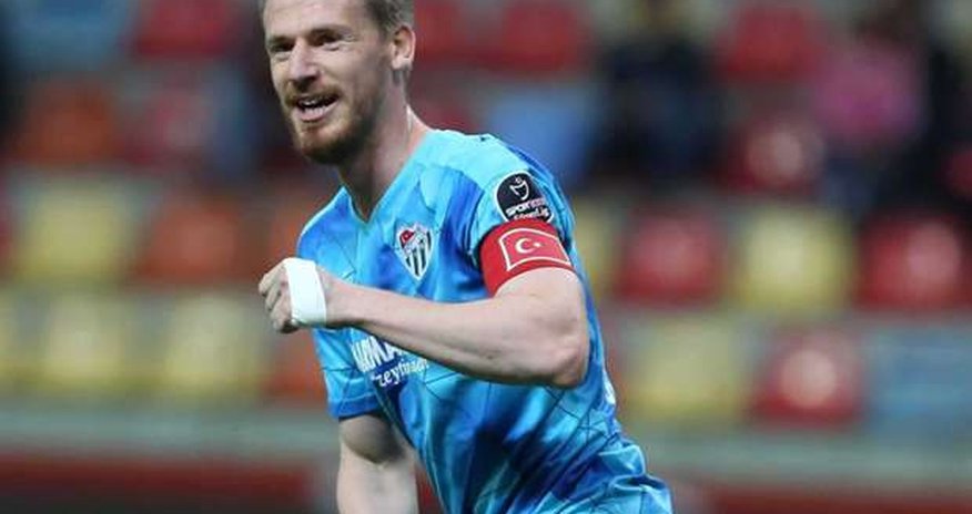 "Qalatasaray" "Bursaspor"un müdafiəçisini transfer edib "Qalatasaray" "Bursaspor"un müdafiəçisini transfer edib