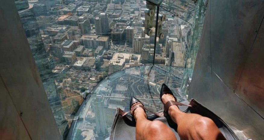 Slide down outside of skyscraper Slide down outside of skyscraper