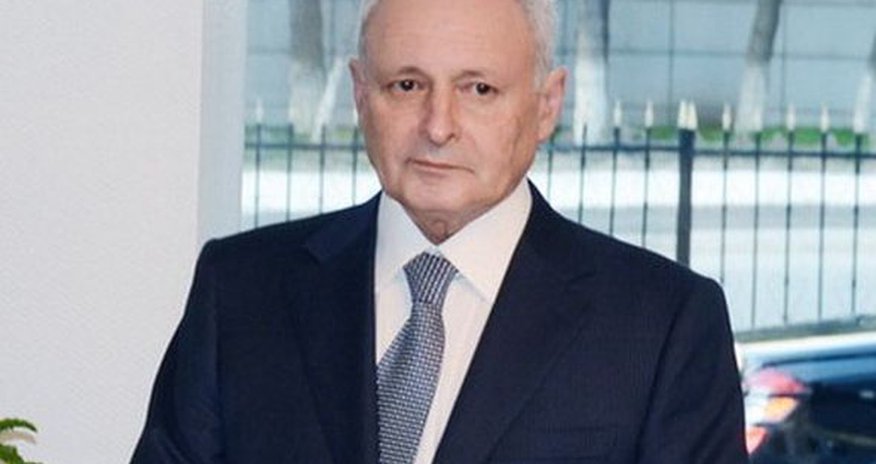 Nazir baş həkimi işdən çıxardı Nazir baş həkimi işdən çıxardı