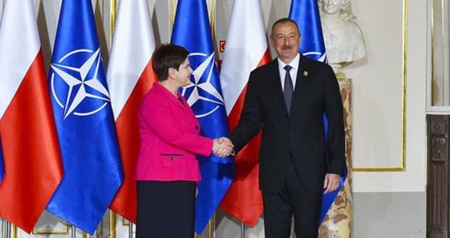 İlham Əliyev Varşavada naharda iştirak etdi İlham Əliyev Varşavada naharda iştirak etdi