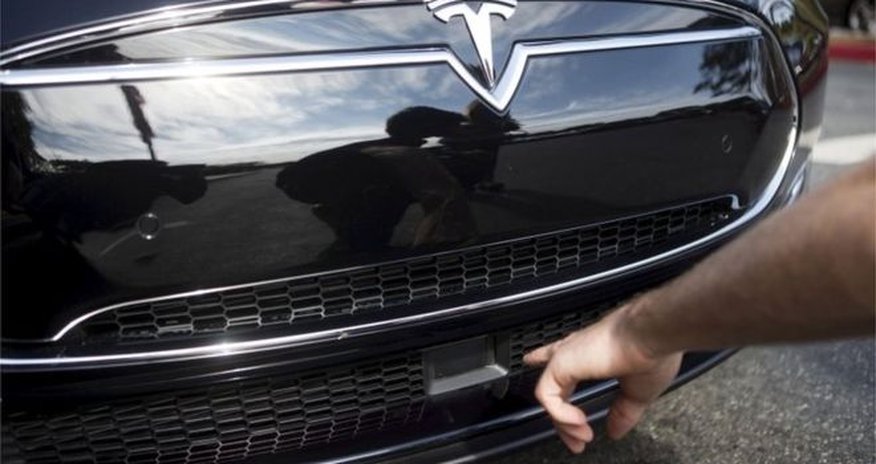 Tesla says autopilot involved in second car crash Tesla says autopilot involved in second car crash