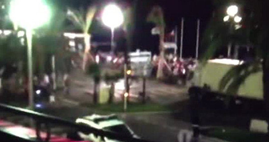 Видео атаки в Ницце - ВИДЕО Видео атаки в Ницце - ВИДЕО
