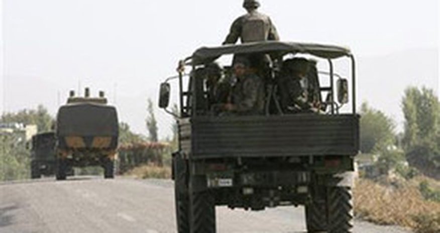 PKK terrorçuları Türkiyədə hərbçilərə hücum etdi PKK terrorçuları Türkiyədə hərbçilərə hücum etdi