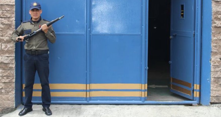 Guatemala security: 'Those who can afford it buy protection' Guatemala security: 'Those who can afford it buy protection'