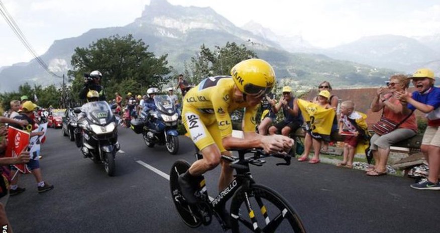 Chris Froome wins stage 18 to extend overall lead Chris Froome wins stage 18 to extend overall lead
